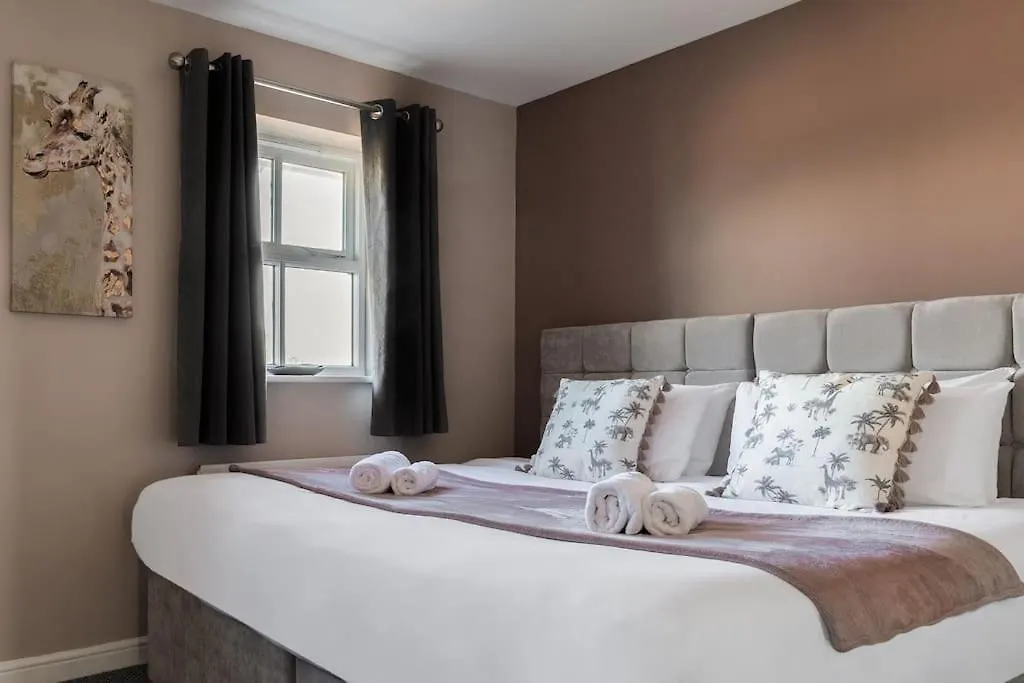 Apartment Lakeside 4 Bedroom Home Thamesmead