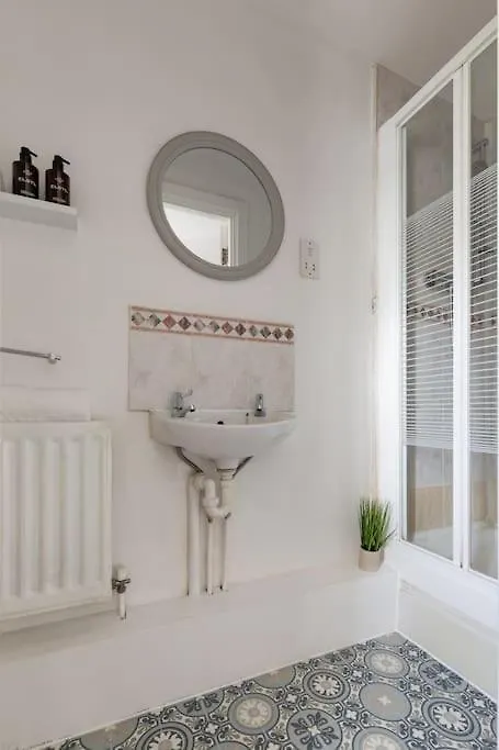 Apartment Lakeside 4 Bedroom Home Thamesmead