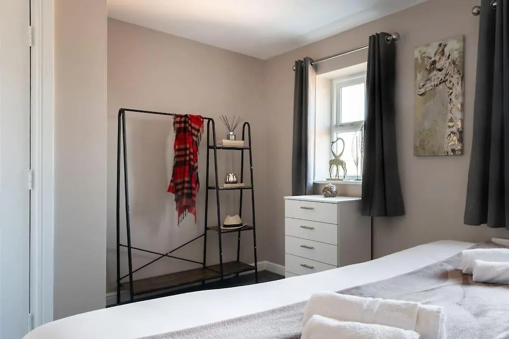 Apartment Lakeside 4 Bedroom Home Thamesmead