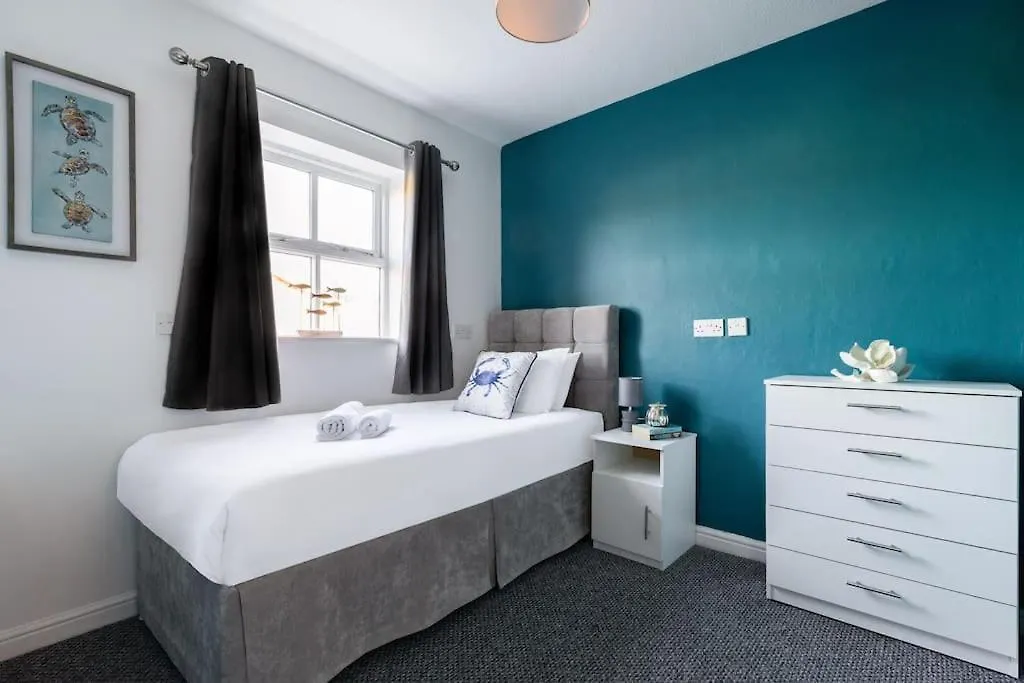 Apartment Lakeside 4 Bedroom Home Thamesmead  United Kingdom