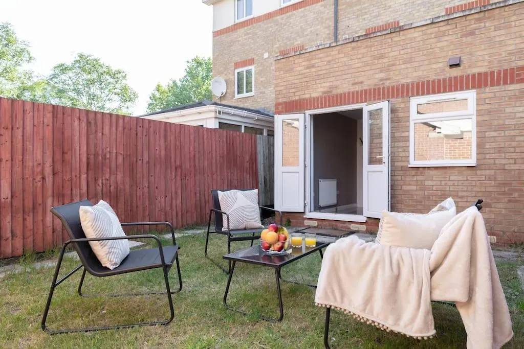 Lägenhet Lakeside 4 Bedroom Home Thamesmead